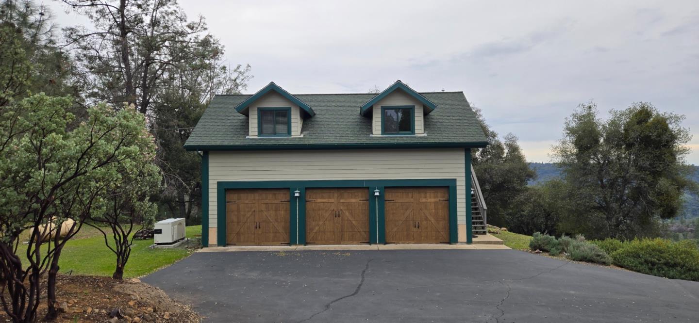 Detail Gallery Image 4 of 44 For 19860 Camino Del Aparicio, Fiddletown,  CA 95629 - 4 Beds | 3/1 Baths