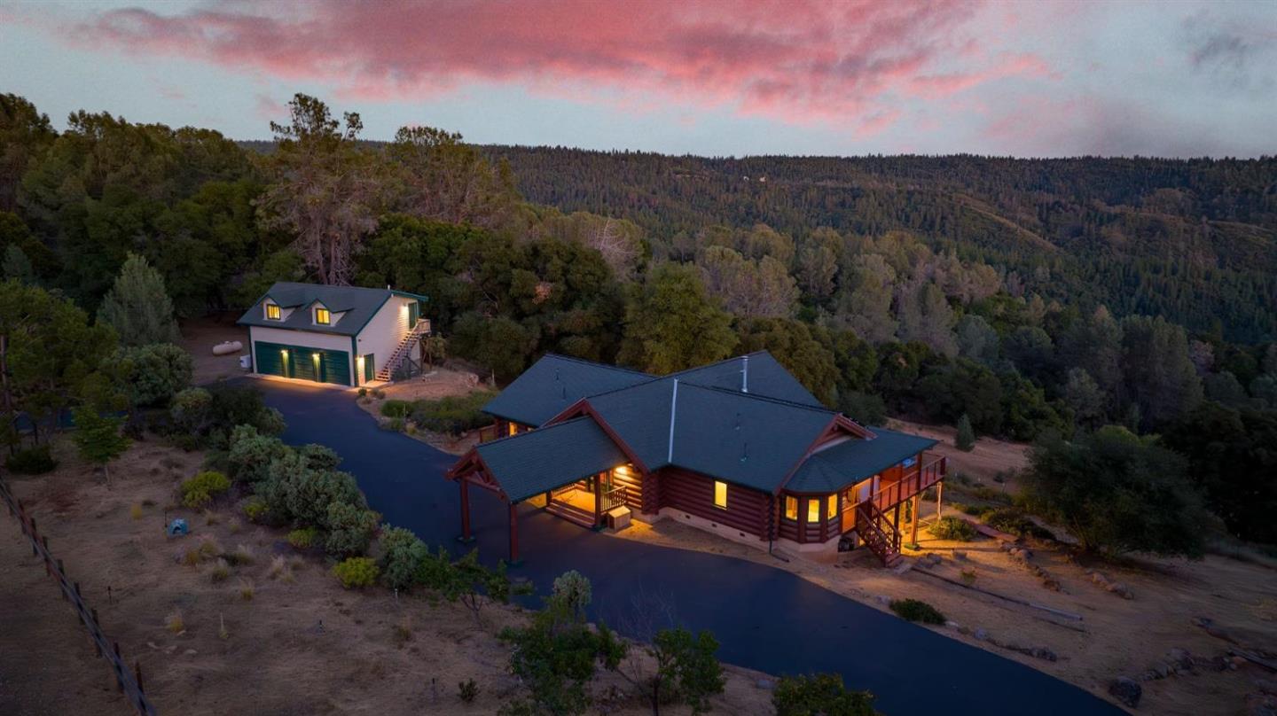 Detail Gallery Image 6 of 44 For 19860 Camino Del Aparicio, Fiddletown,  CA 95629 - 4 Beds | 3/1 Baths