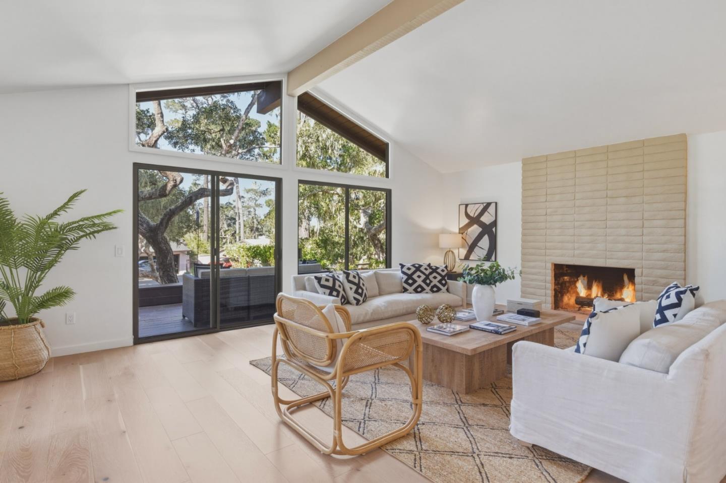 Detail Gallery Image 6 of 20 For 1171 Chaparral Rd, Pebble Beach,  CA 93953 - 4 Beds | 3 Baths