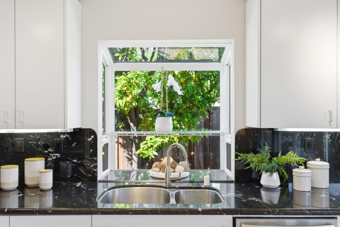 Detail Gallery Image 16 of 40 For 1137 Maraschino Dr, Sunnyvale,  CA 94087 - 4 Beds | 2 Baths