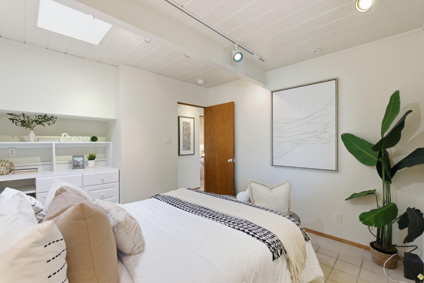 Detail Gallery Image 33 of 40 For 1137 Maraschino Dr, Sunnyvale,  CA 94087 - 4 Beds | 2 Baths