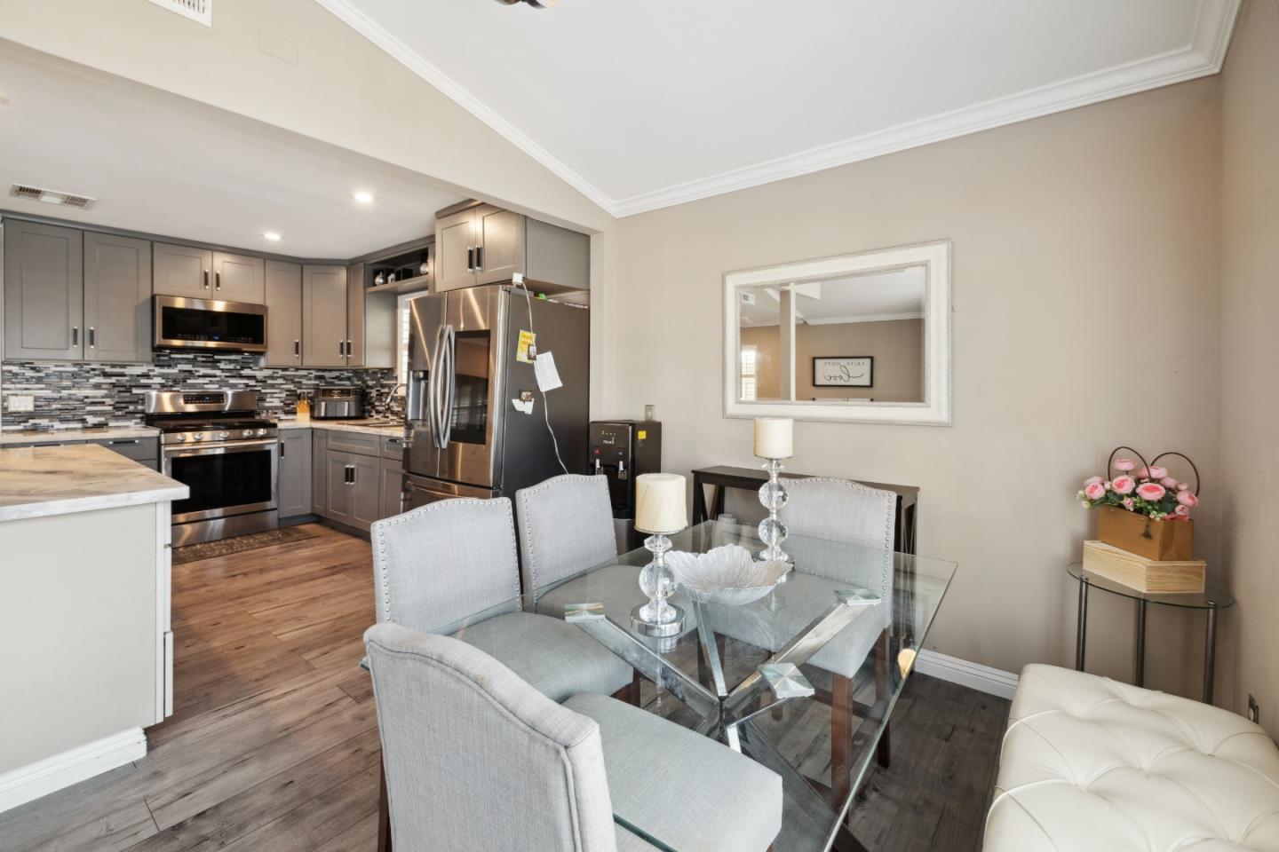 Detail Gallery Image 12 of 66 For 500 W 10th St #79,  Gilroy,  CA 95020 - 3 Beds | 2 Baths