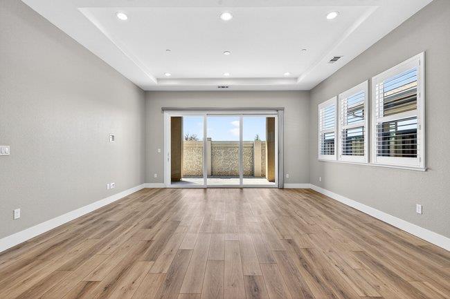 Detail Gallery Image 10 of 33 For 2080 White Oak Dr, Hollister,  CA 95023 - 2 Beds | 2 Baths