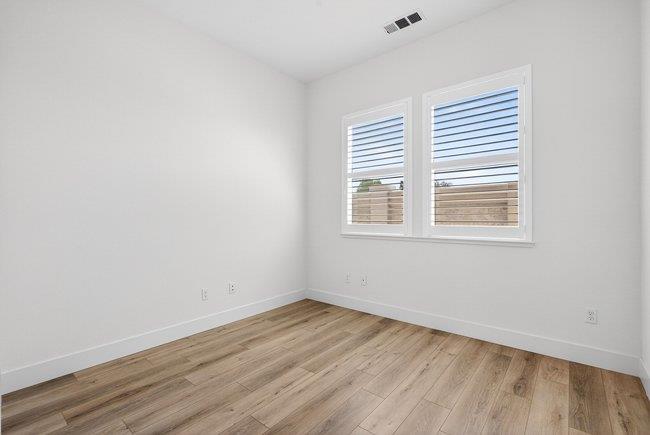 Detail Gallery Image 13 of 33 For 2080 White Oak Dr, Hollister,  CA 95023 - 2 Beds | 2 Baths