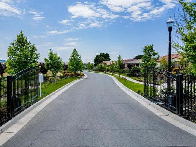 Detail Gallery Image 24 of 33 For 2080 White Oak Dr, Hollister,  CA 95023 - 2 Beds | 2 Baths