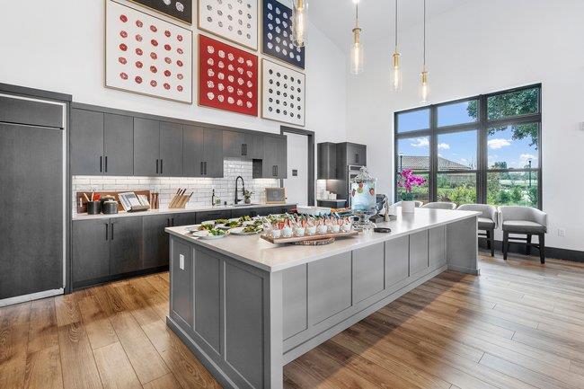 Detail Gallery Image 28 of 33 For 2080 White Oak Dr, Hollister,  CA 95023 - 2 Beds | 2 Baths