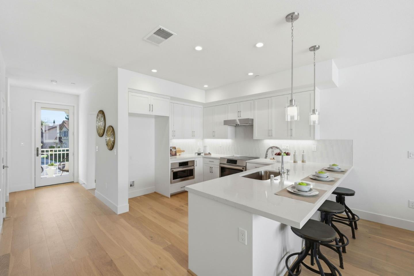 Detail Gallery Image 11 of 22 For 2739 Oak Rd, Walnut Creek,  CA 94597 - 3 Beds | 3/1 Baths