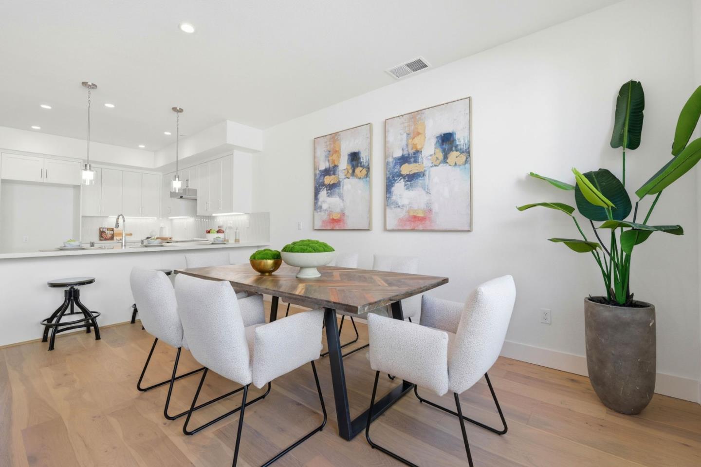 Detail Gallery Image 12 of 22 For 2739 Oak Rd, Walnut Creek,  CA 94597 - 3 Beds | 3/1 Baths