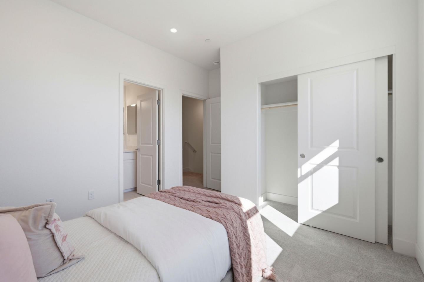 Detail Gallery Image 15 of 22 For 2739 Oak Rd, Walnut Creek,  CA 94597 - 3 Beds | 3/1 Baths