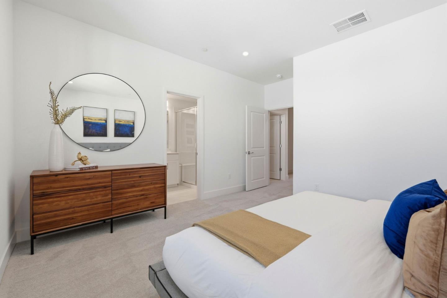 Detail Gallery Image 18 of 22 For 2739 Oak Rd, Walnut Creek,  CA 94597 - 3 Beds | 3/1 Baths