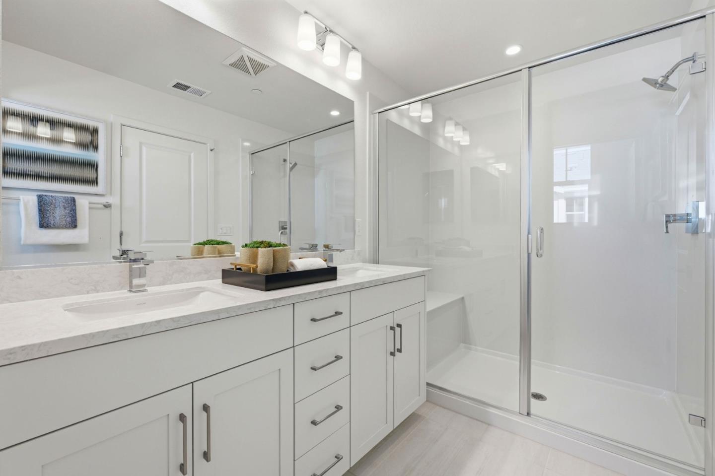 Detail Gallery Image 20 of 22 For 2739 Oak Rd, Walnut Creek,  CA 94597 - 3 Beds | 3/1 Baths