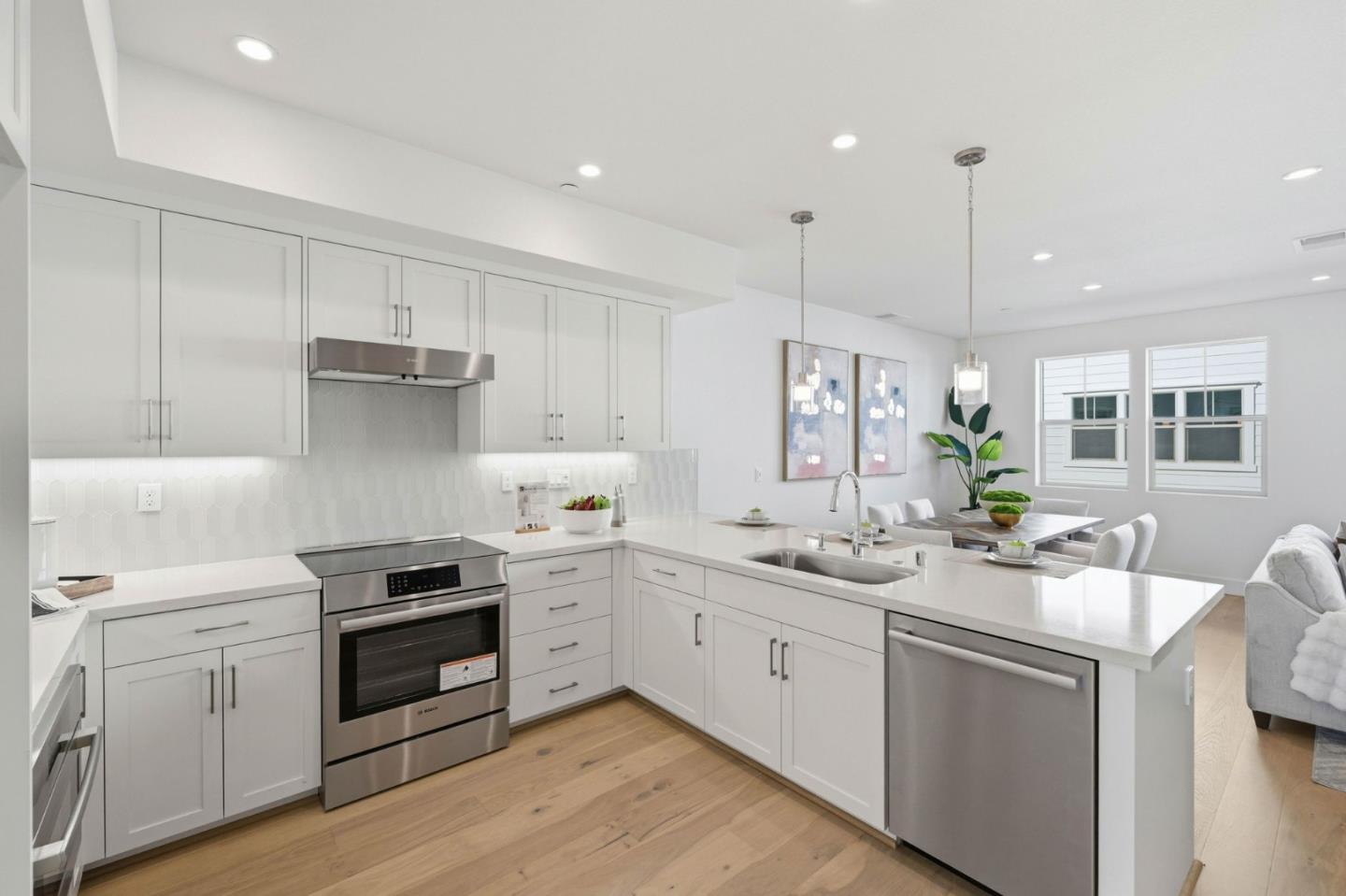 Detail Gallery Image 8 of 22 For 2739 Oak Rd, Walnut Creek,  CA 94597 - 3 Beds | 3/1 Baths