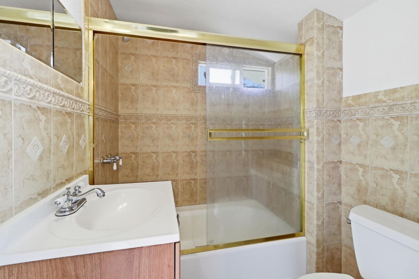 Detail Gallery Image 22 of 32 For 1560 165th, San Leandro,  CA 94578 - 2 Beds | 2 Baths