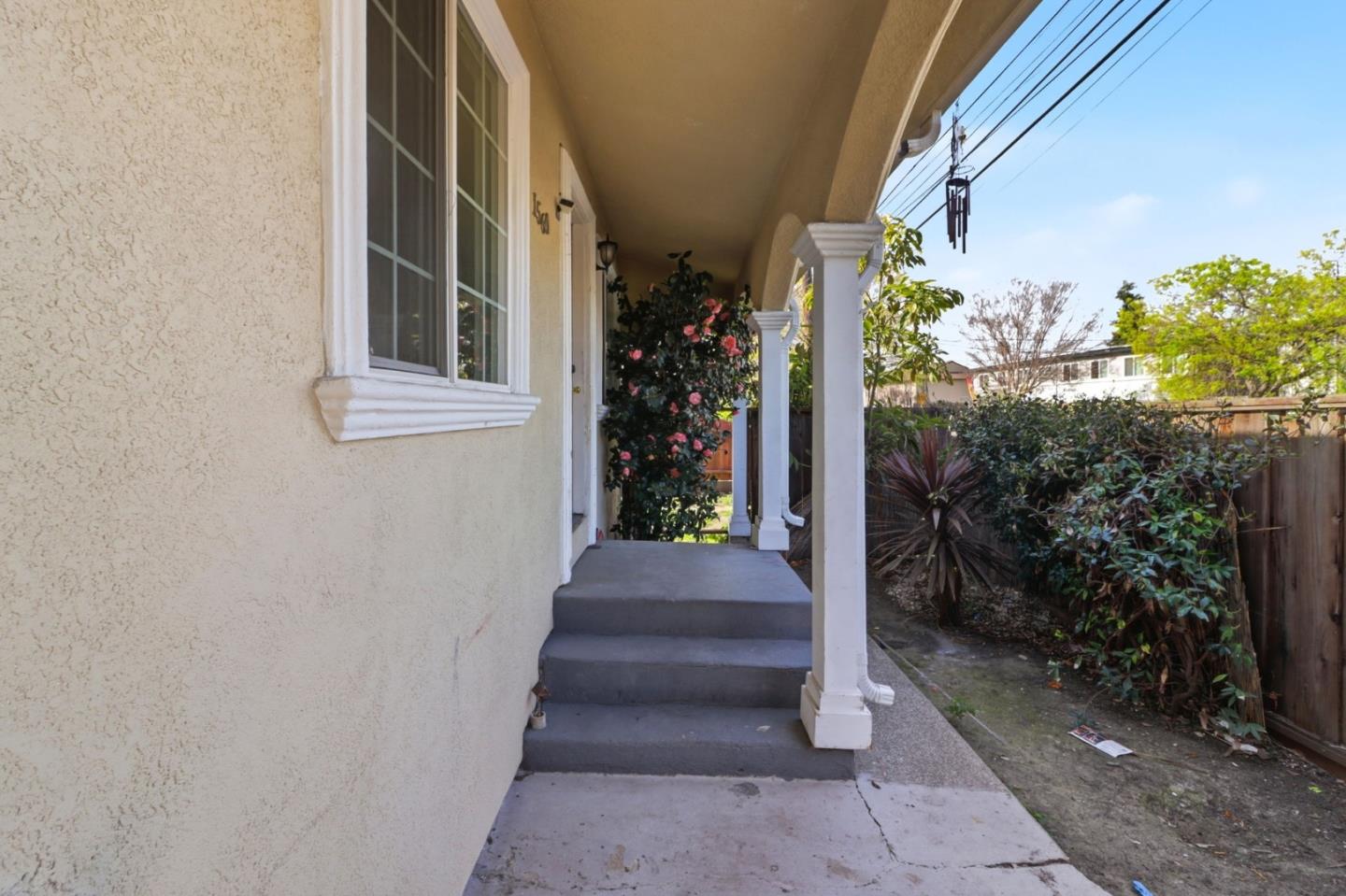 Detail Gallery Image 4 of 32 For 1560 165th, San Leandro,  CA 94578 - 2 Beds | 2 Baths
