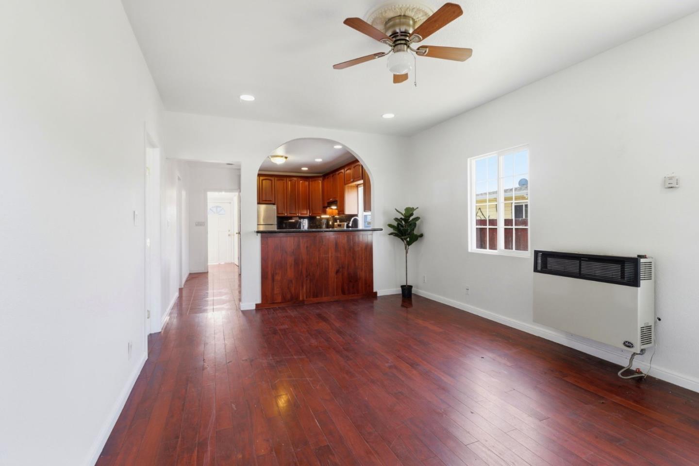 Detail Gallery Image 6 of 32 For 1560 165th, San Leandro,  CA 94578 - 2 Beds | 2 Baths