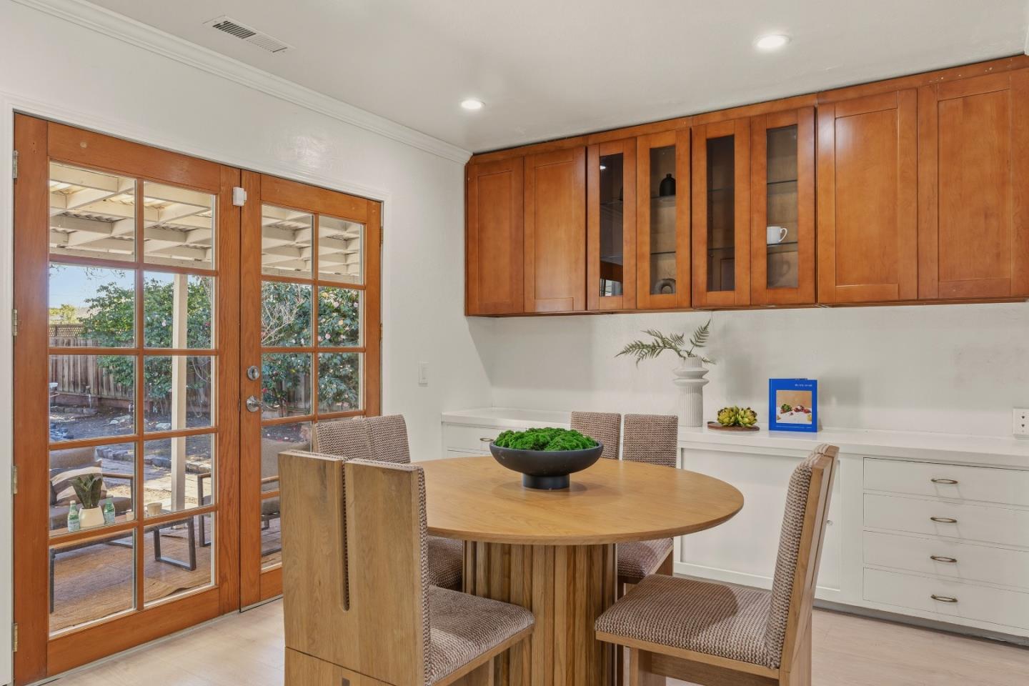 Detail Gallery Image 20 of 71 For 27 Yarnall Pl, Redwood City,  CA 94063 - 3 Beds | 1 Baths