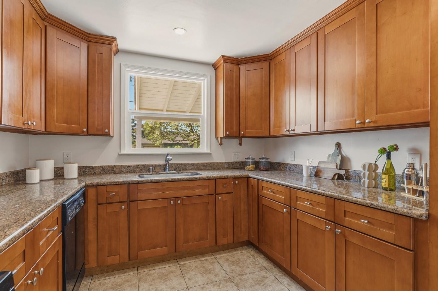 Detail Gallery Image 27 of 71 For 27 Yarnall Pl, Redwood City,  CA 94063 - 3 Beds | 1 Baths