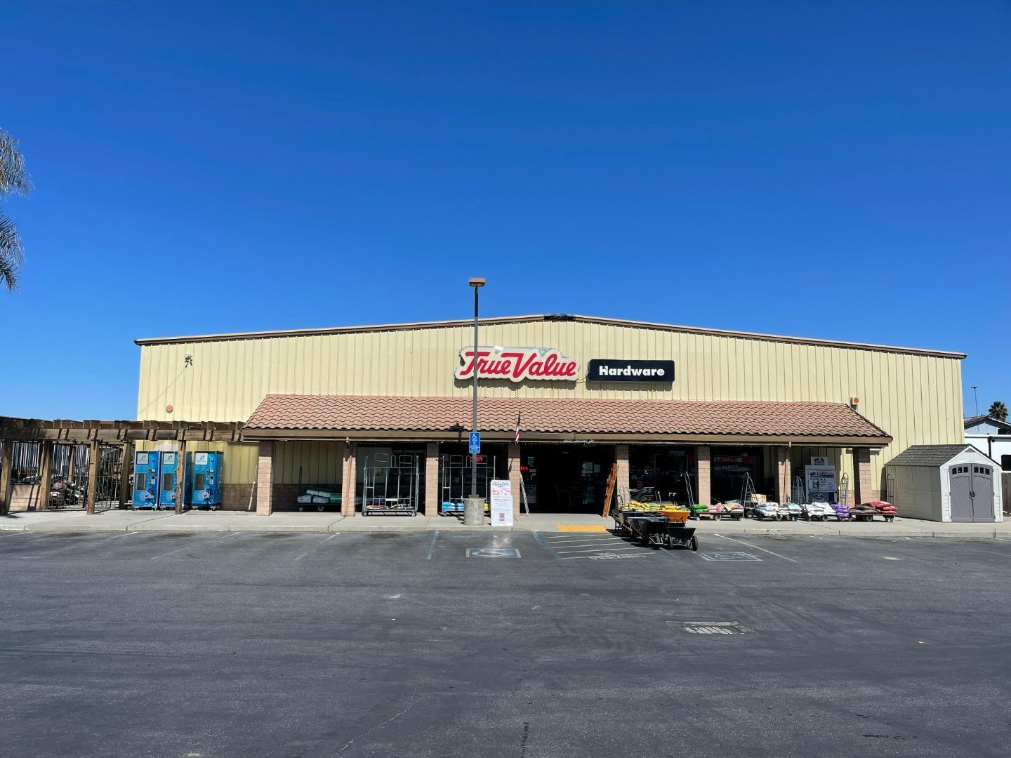 1260 Fourth Street, Hollister, CA, 95023