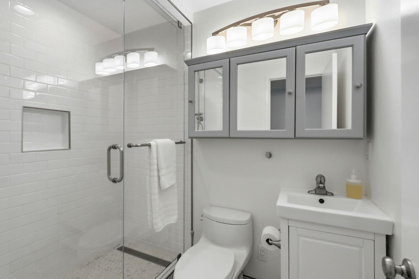 Detail Gallery Image 19 of 42 For 2260 Constitution Drive, San Jose,  CA 95124 - 5 Beds | 3 Baths