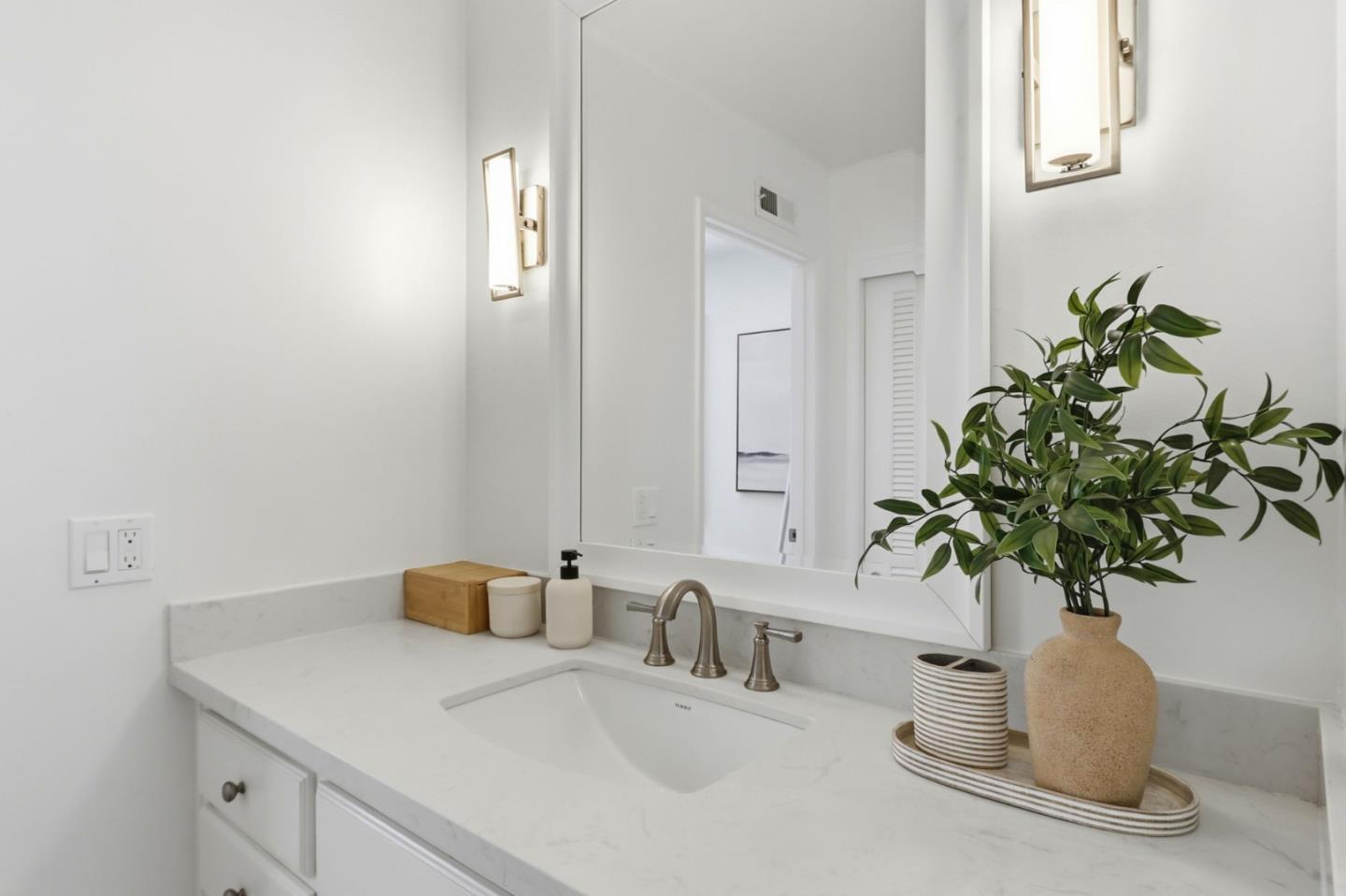 Detail Gallery Image 34 of 42 For 2260 Constitution Drive, San Jose,  CA 95124 - 5 Beds | 3 Baths