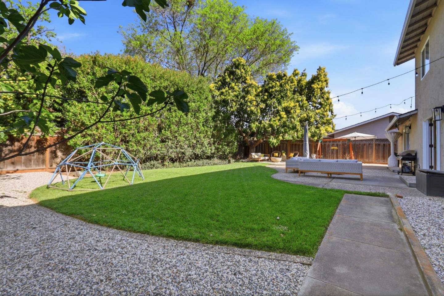 Detail Gallery Image 37 of 42 For 2260 Constitution Drive, San Jose,  CA 95124 - 5 Beds | 3 Baths