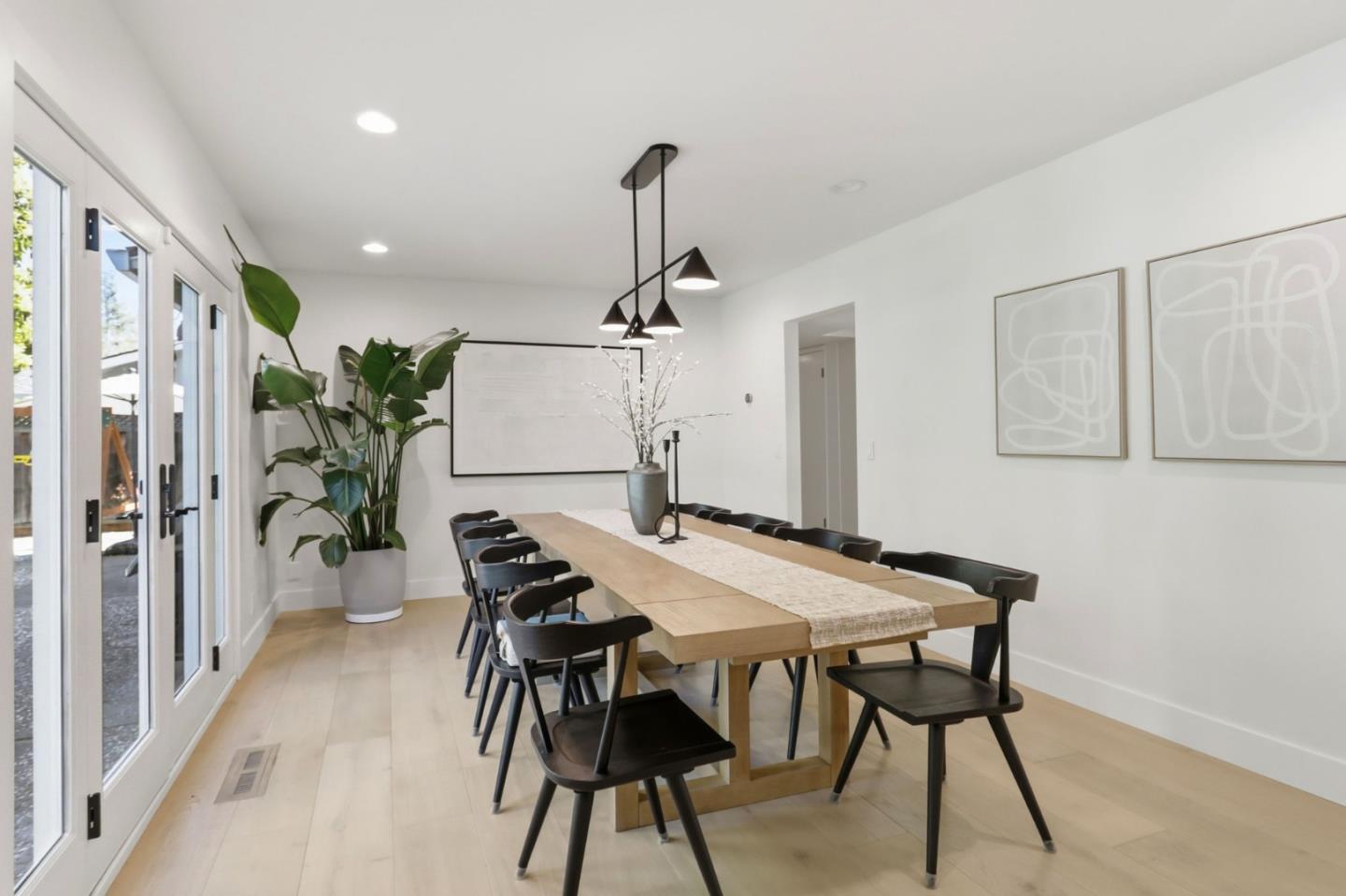 Detail Gallery Image 8 of 42 For 2260 Constitution Drive, San Jose,  CA 95124 - 5 Beds | 3 Baths