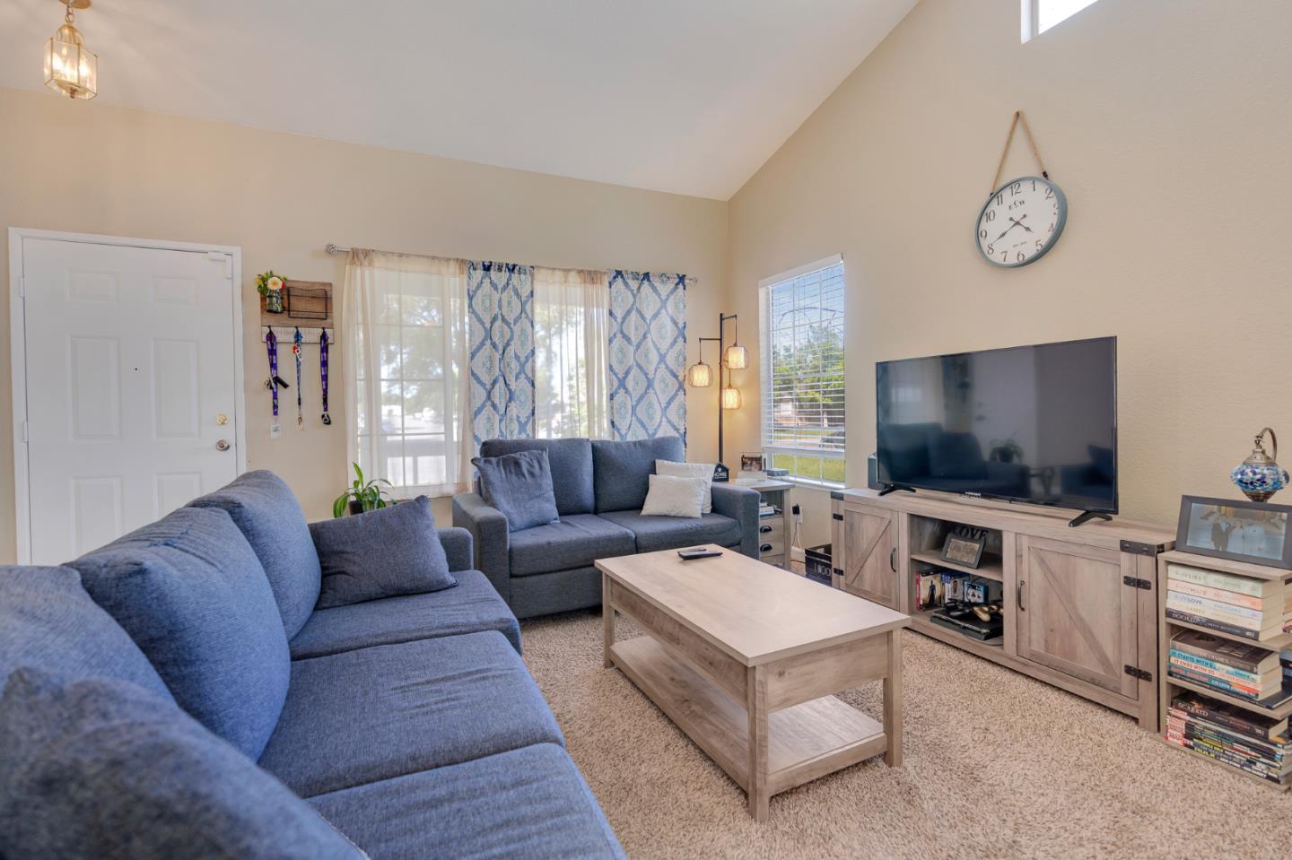 Detail Gallery Image 10 of 69 For 648 Pismo Way, Los Banos,  CA 93635 - 3 Beds | 2 Baths