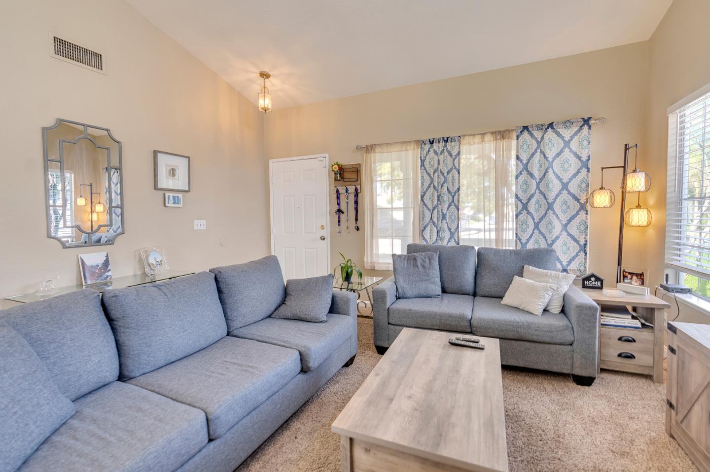 Detail Gallery Image 12 of 69 For 648 Pismo Way, Los Banos,  CA 93635 - 3 Beds | 2 Baths