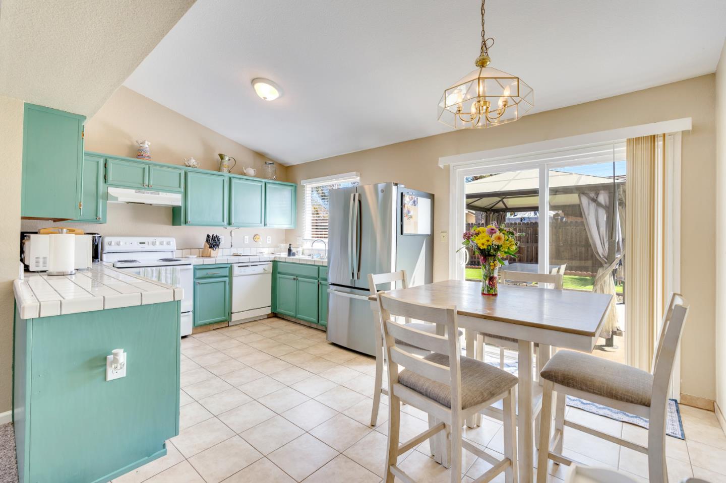 Detail Gallery Image 23 of 69 For 648 Pismo Way, Los Banos,  CA 93635 - 3 Beds | 2 Baths