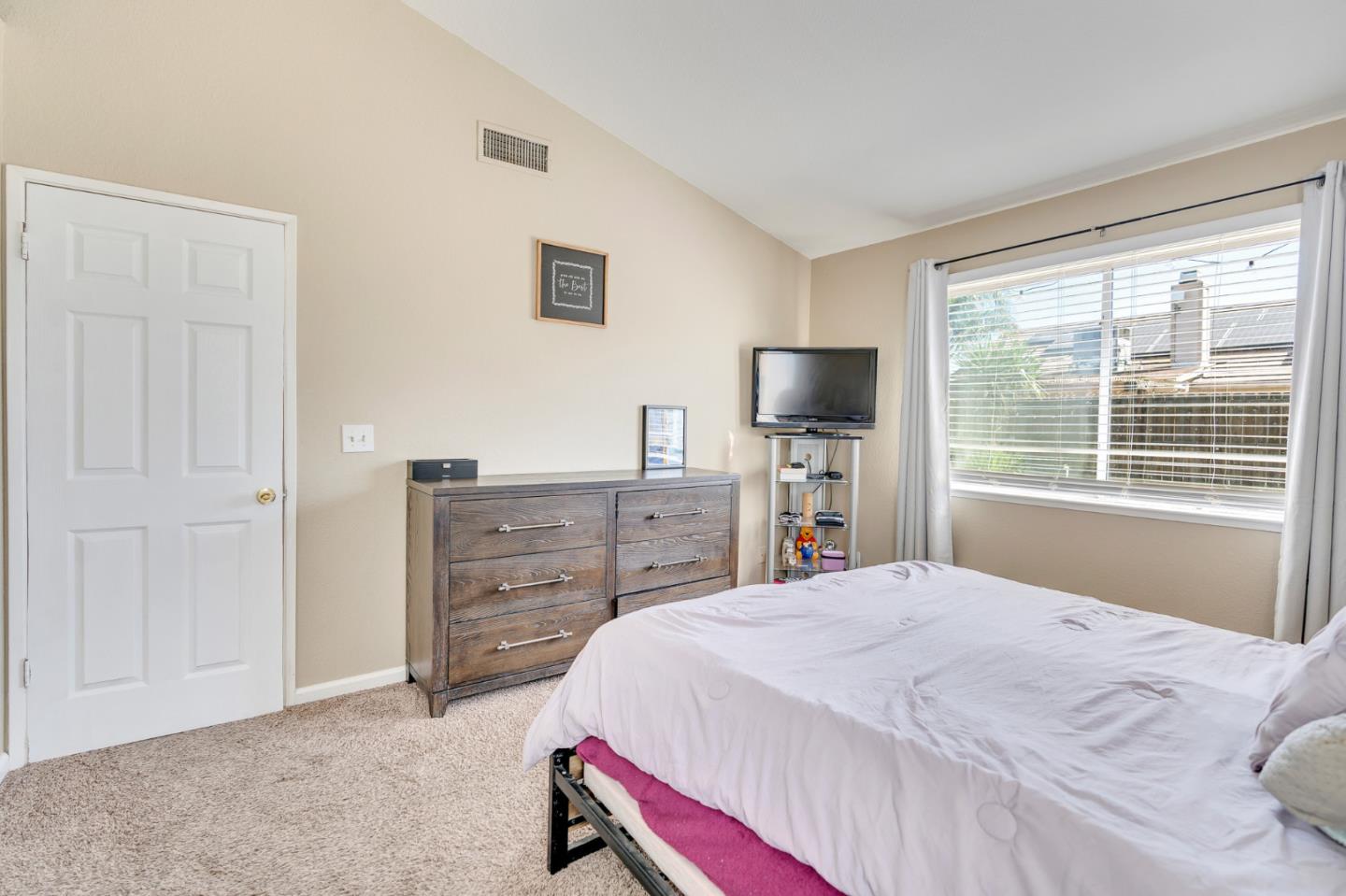 Detail Gallery Image 36 of 69 For 648 Pismo Way, Los Banos,  CA 93635 - 3 Beds | 2 Baths