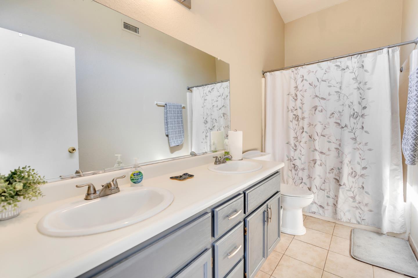 Detail Gallery Image 37 of 69 For 648 Pismo Way, Los Banos,  CA 93635 - 3 Beds | 2 Baths