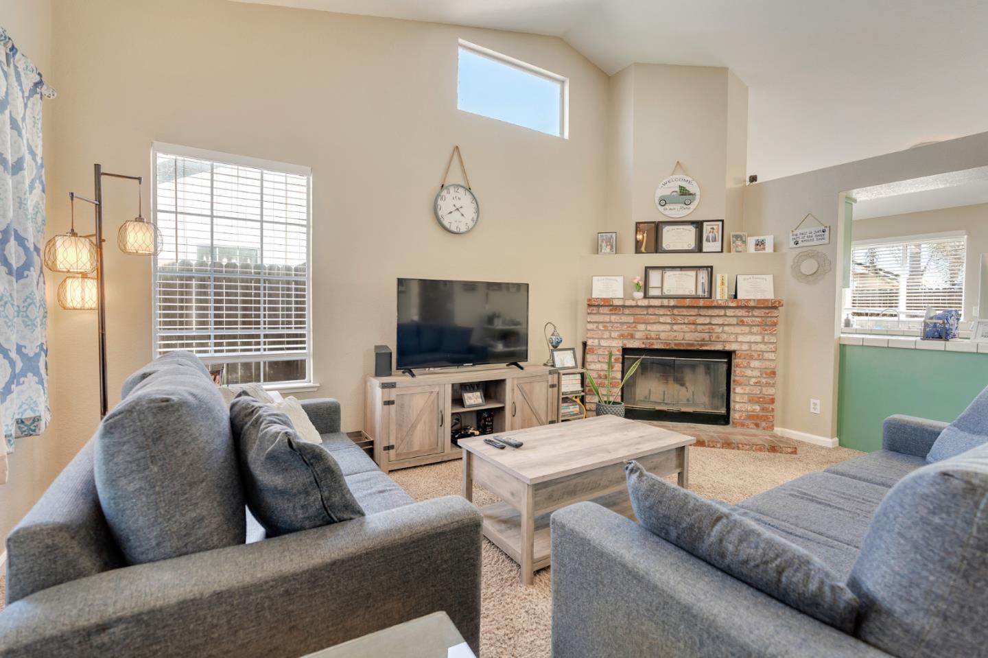 Detail Gallery Image 9 of 69 For 648 Pismo Way, Los Banos,  CA 93635 - 3 Beds | 2 Baths