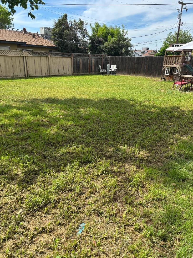 Detail Gallery Image 4 of 4 For 517 Pinion St, Los Banos,  CA 93635 - 3 Beds | 2 Baths