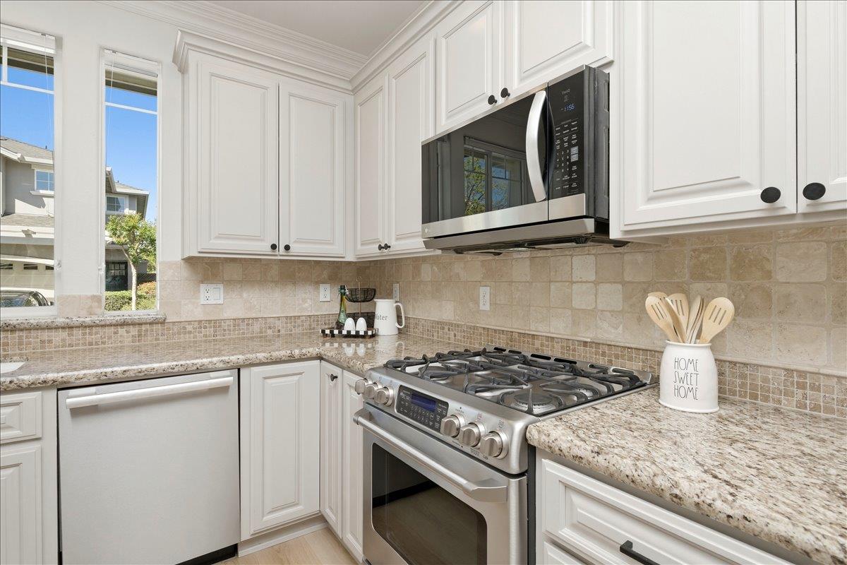 Detail Gallery Image 10 of 33 For 111 George Ct, Campbell,  CA 95008 - 4 Beds | 2/1 Baths