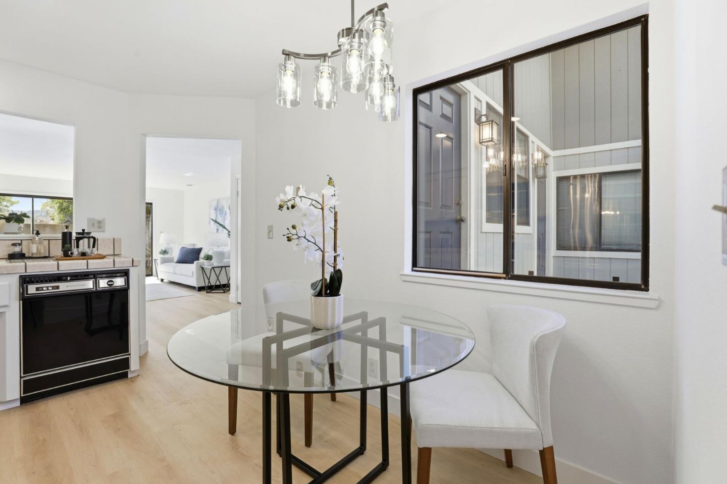 Detail Gallery Image 17 of 38 For 17101 Creekside Cir, Morgan Hill,  CA 95037 - 2 Beds | 2/1 Baths