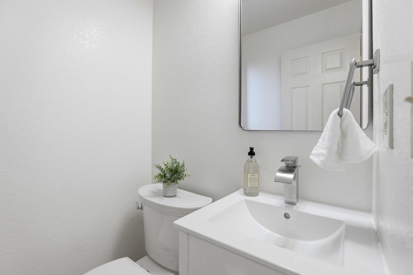 Detail Gallery Image 30 of 38 For 17101 Creekside Cir, Morgan Hill,  CA 95037 - 2 Beds | 2/1 Baths