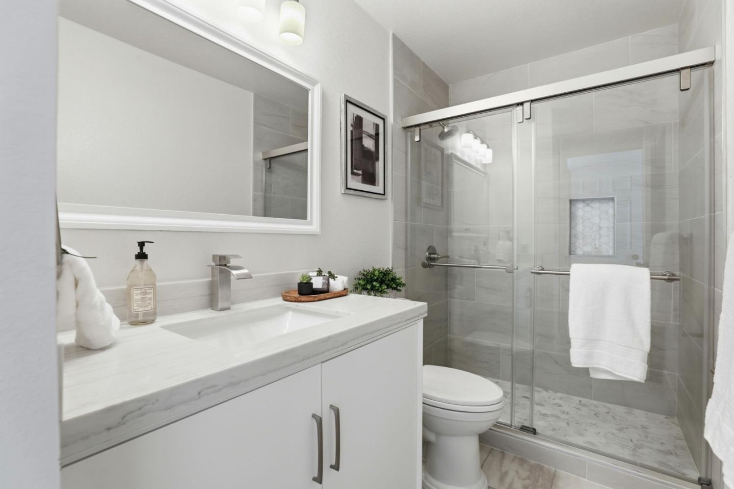 Detail Gallery Image 32 of 38 For 17101 Creekside Cir, Morgan Hill,  CA 95037 - 2 Beds | 2/1 Baths