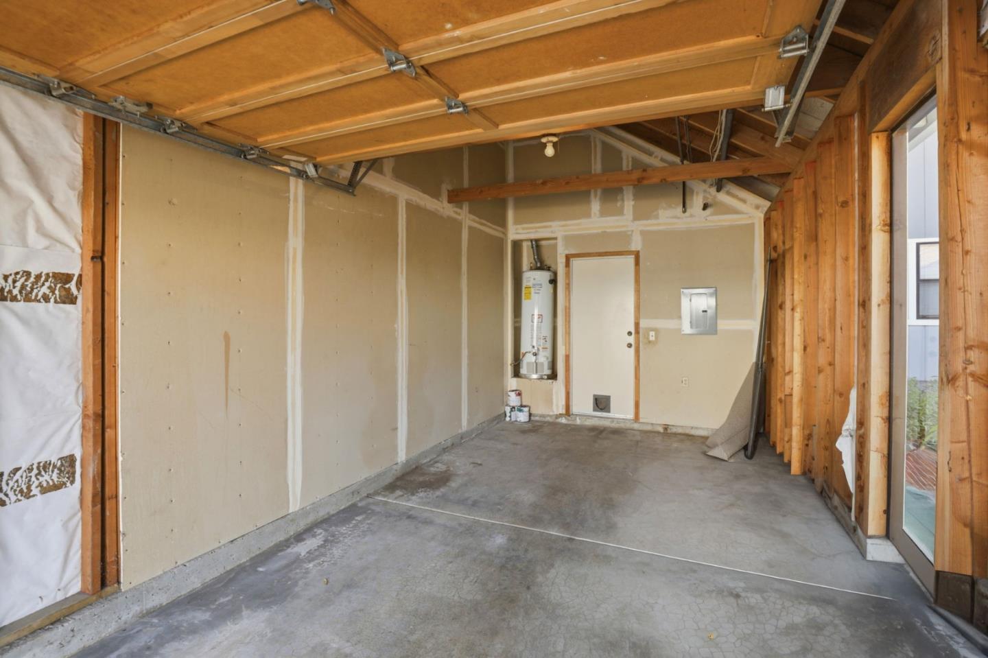 Detail Gallery Image 34 of 38 For 17101 Creekside Cir, Morgan Hill,  CA 95037 - 2 Beds | 2/1 Baths