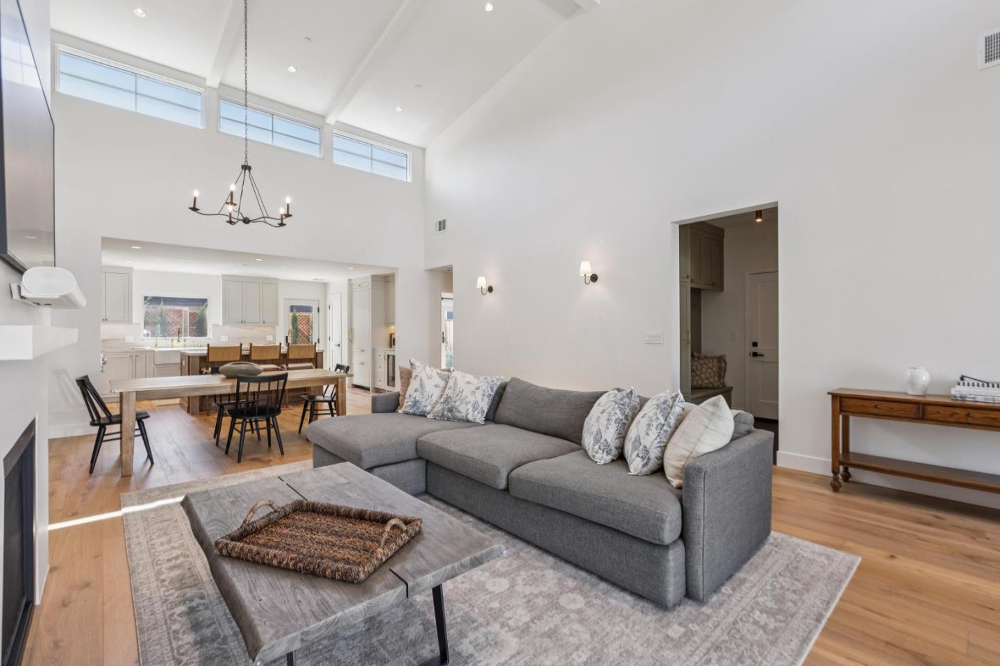 Detail Gallery Image 11 of 51 For 2 Augusta Ct, Los Gatos,  CA 95030 - 4 Beds | 3 Baths