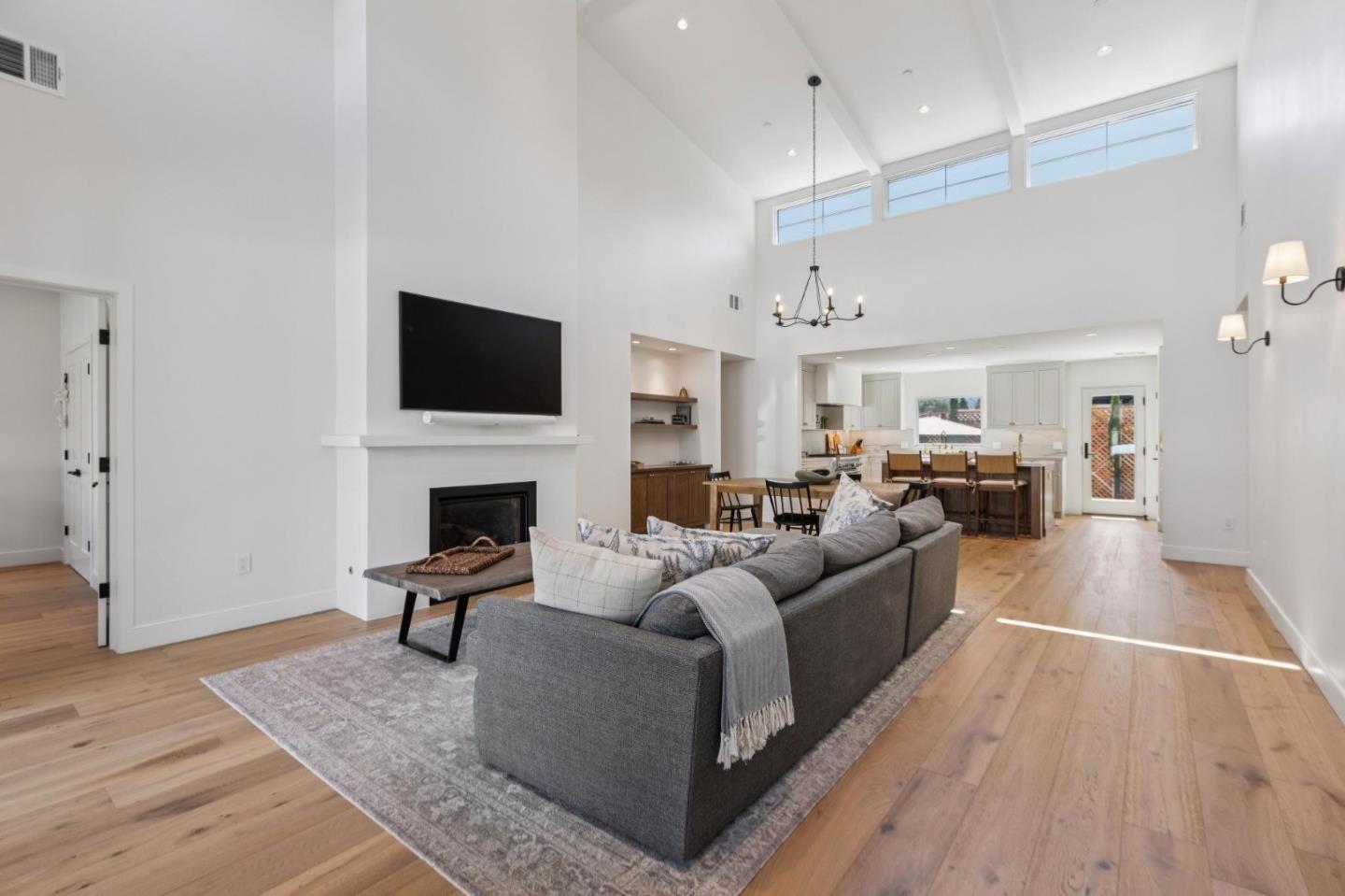 Detail Gallery Image 7 of 51 For 2 Augusta Ct, Los Gatos,  CA 95030 - 4 Beds | 3 Baths