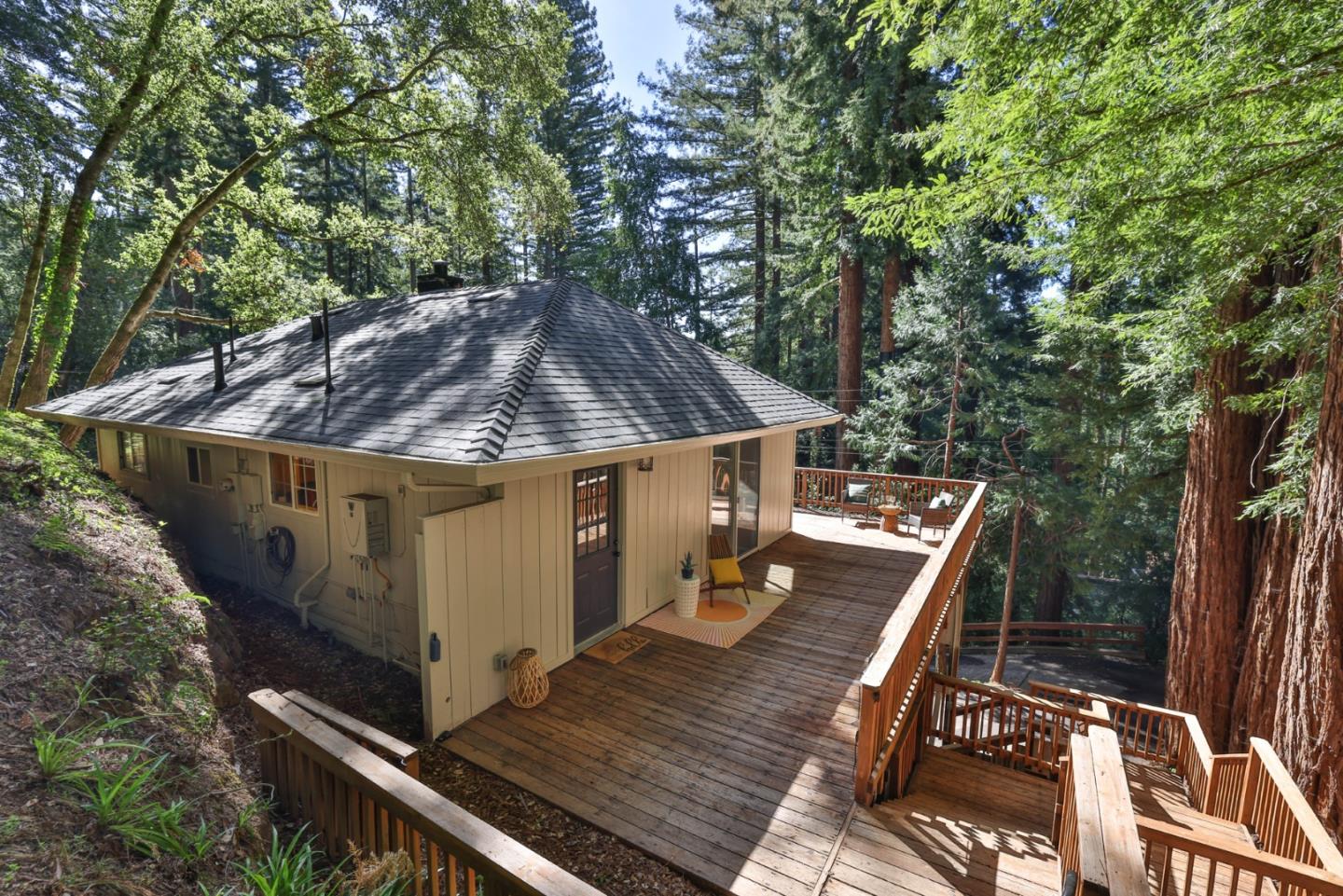 Detail Gallery Image 2 of 46 For 804 Quigg Way, Boulder Creek,  CA 95006 - 2 Beds | 1 Baths