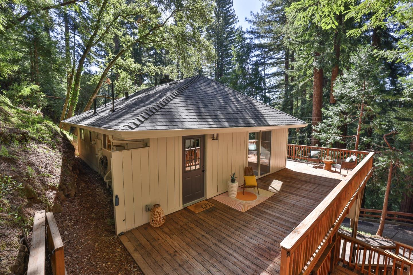 Detail Gallery Image 4 of 46 For 804 Quigg Way, Boulder Creek,  CA 95006 - 2 Beds | 1 Baths