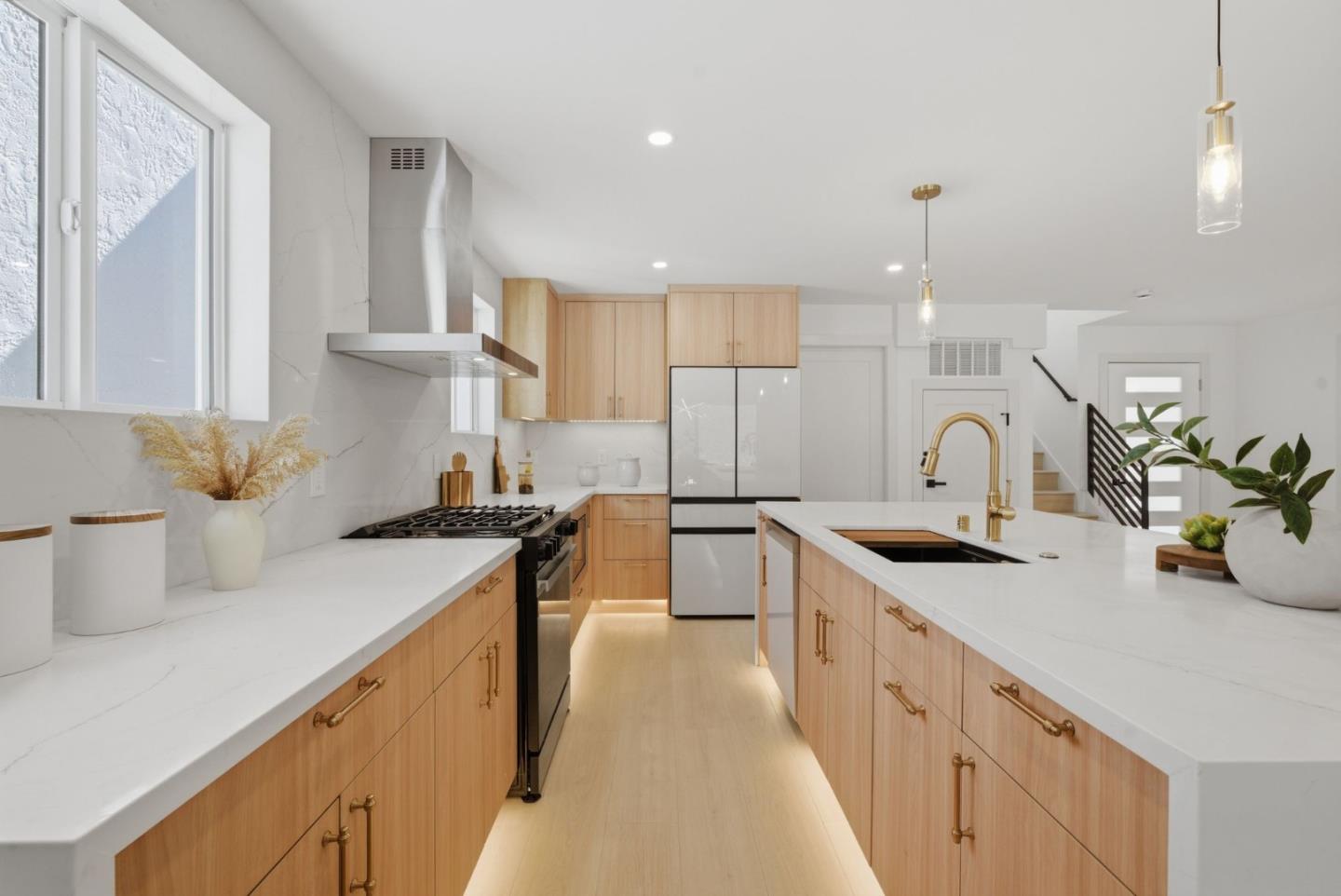 Detail Gallery Image 7 of 62 For 276 Dennis Dr, Daly City,  CA 94015 - 4 Beds | 2/1 Baths