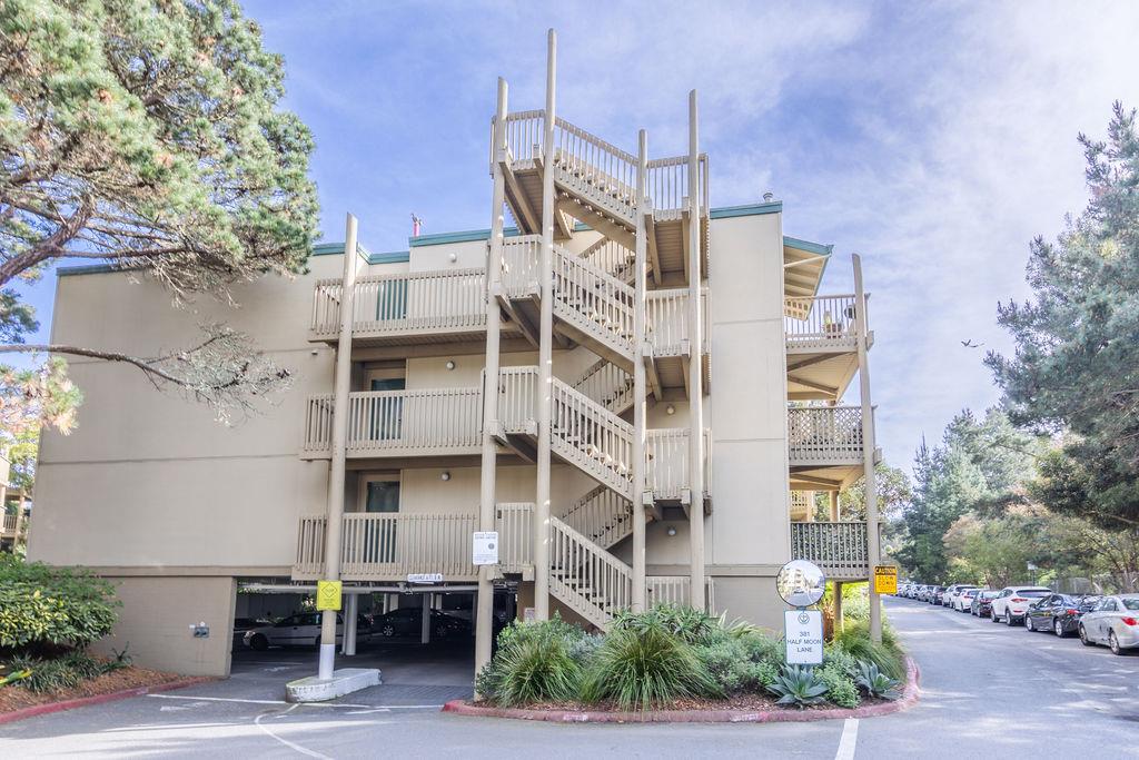 Detail Gallery Image 2 of 39 For 381 Half Moon Ln #209,  Daly City,  CA 94015 - 1 Beds | 1 Baths