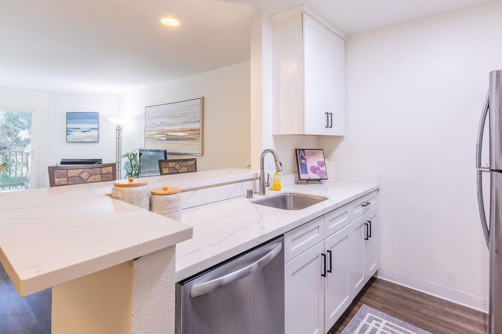 Detail Gallery Image 5 of 39 For 381 Half Moon Ln #209,  Daly City,  CA 94015 - 1 Beds | 1 Baths