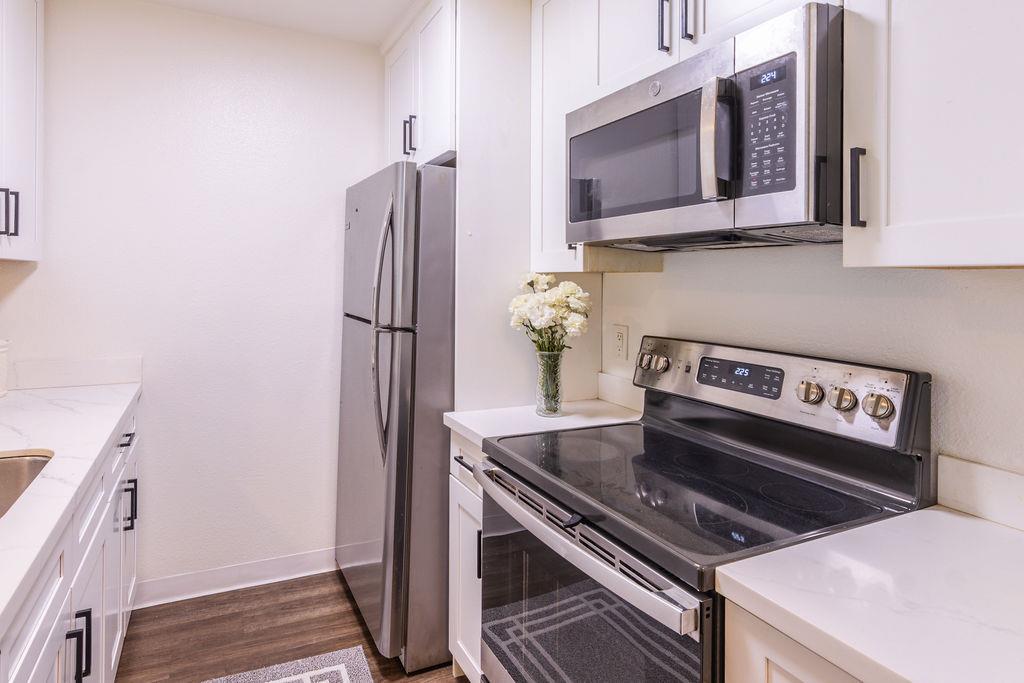 Detail Gallery Image 7 of 39 For 381 Half Moon Ln #209,  Daly City,  CA 94015 - 1 Beds | 1 Baths