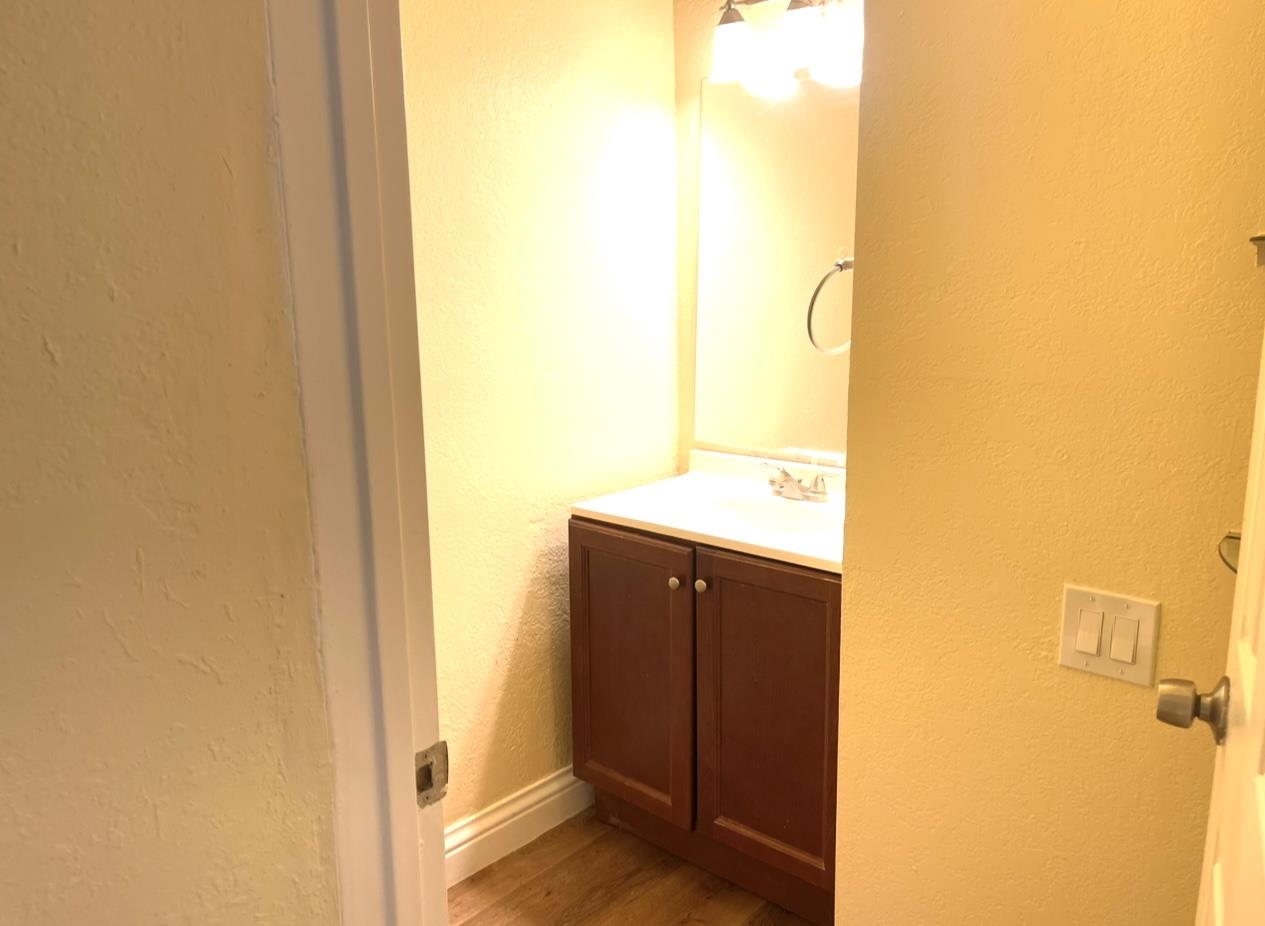 Detail Gallery Image 13 of 16 For 1363 Mcquesten Dr #C,  San Jose,  CA 95122 - 3 Beds | 1/1 Baths