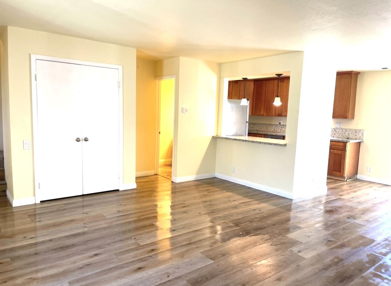 Detail Gallery Image 3 of 16 For 1363 Mcquesten Dr #C,  San Jose,  CA 95122 - 3 Beds | 1/1 Baths