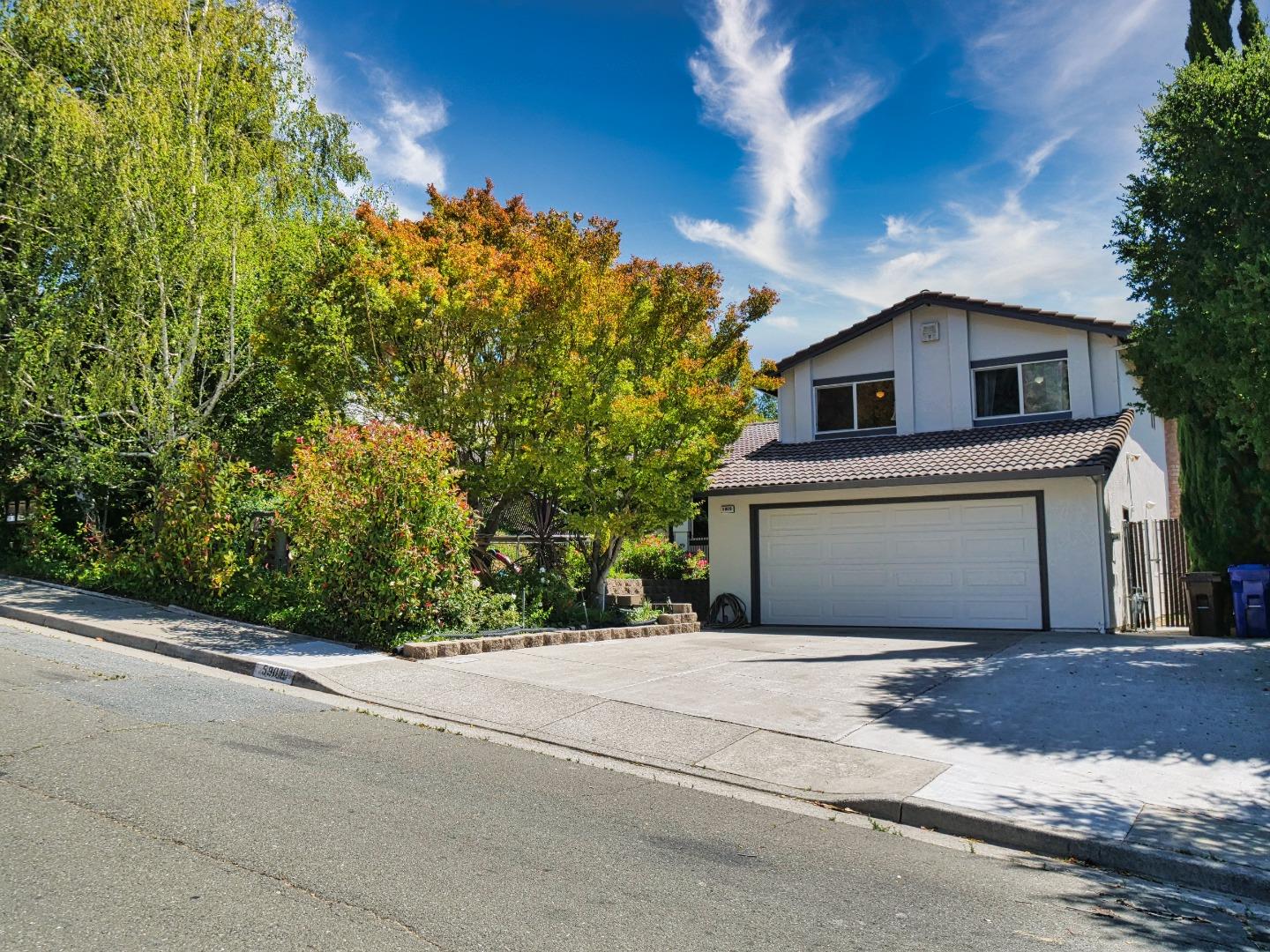 Detail Gallery Image 13 of 18 For 5909 Amend Rd, El Sobrante,  CA 94803 - 4 Beds | 3 Baths