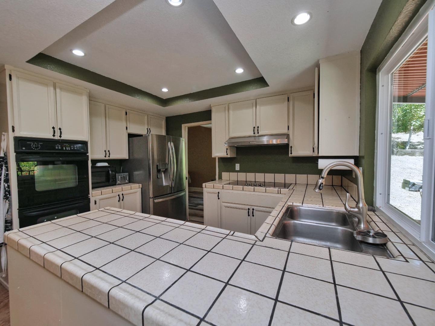 Detail Gallery Image 17 of 18 For 5909 Amend Rd, El Sobrante,  CA 94803 - 4 Beds | 3 Baths